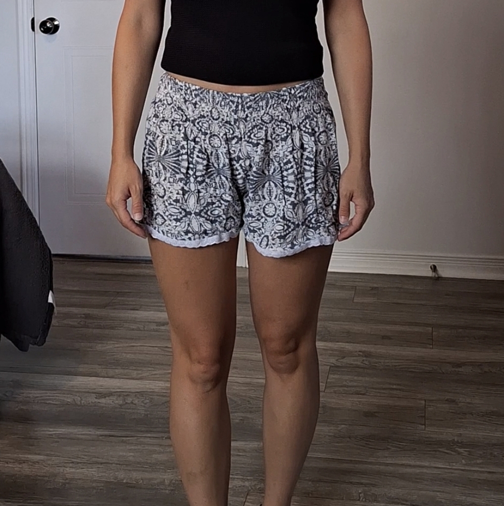 Flowy Patterned Gray Shorts